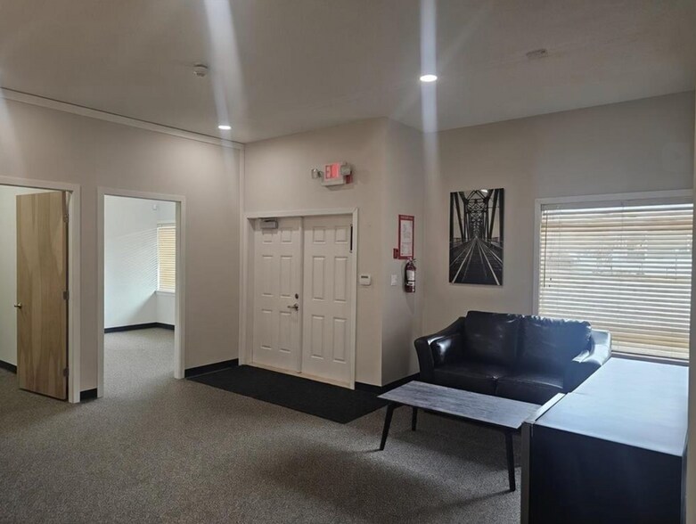 More Photos Of 1023 La Salle Av, Prince George Office For Lease