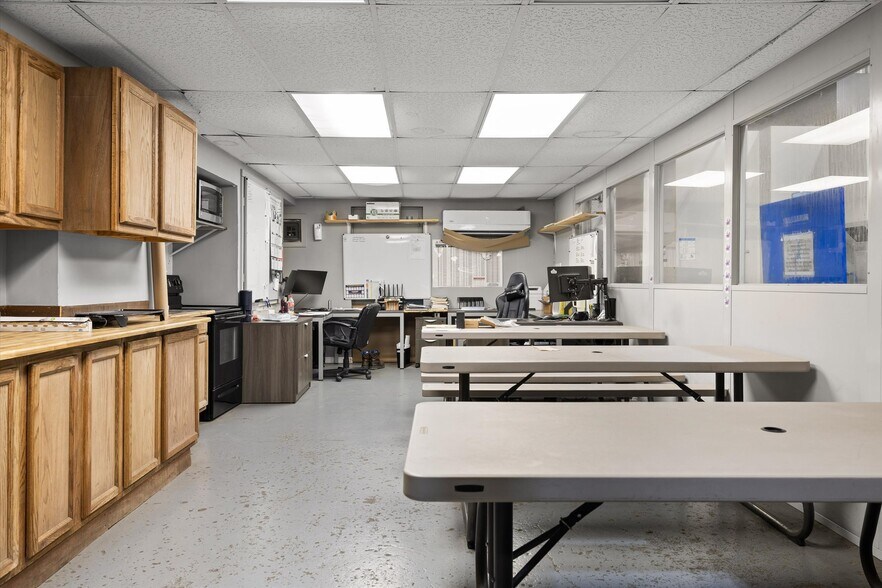 More Photos Of 1410 Workman Rd, Chattanooga Manufacturing For Lease