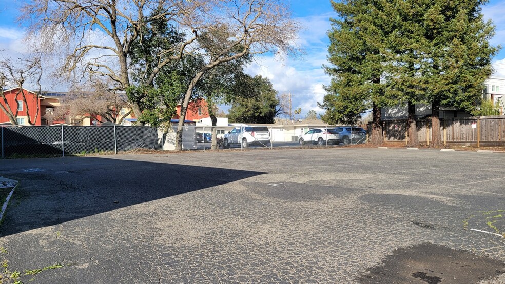 More Photos Of 45 Foley St, Santa Rosa Light Distribution For Lease