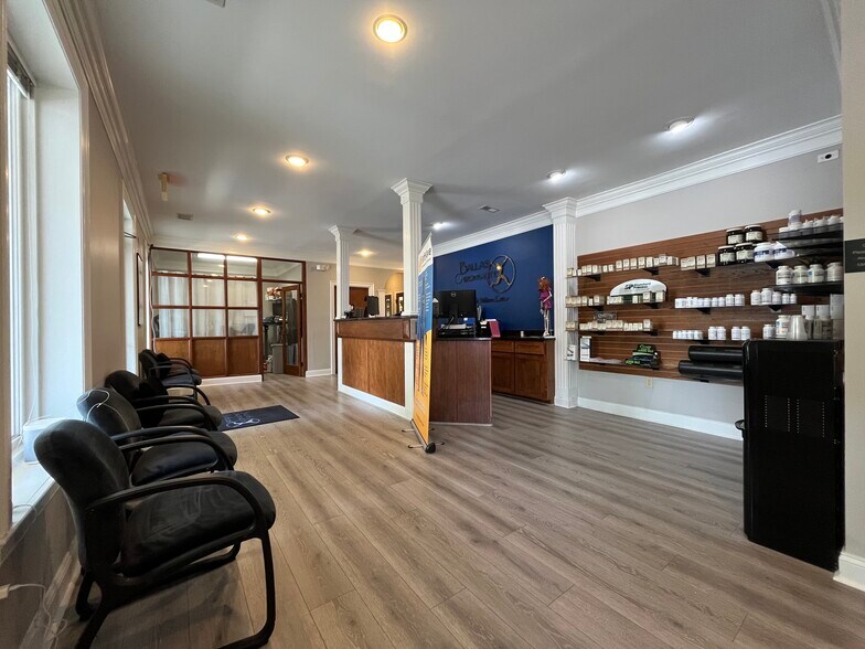 More Photos Of 9710-9718 Sam Furr Rd, Huntersville Medical For Lease