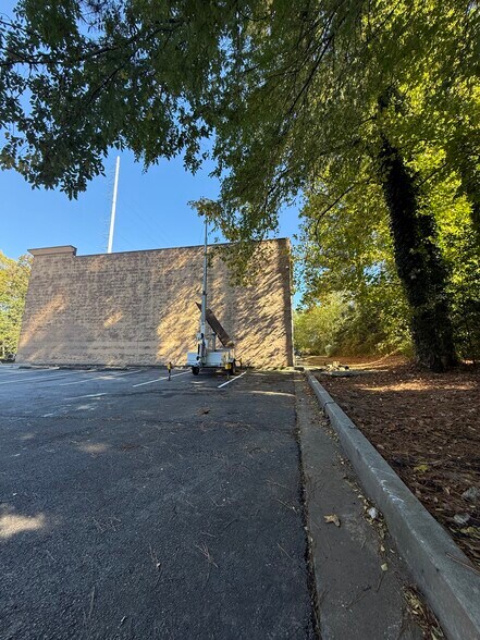 More Photos Of 4421 Glenwood Pky, Decatur Unknown For Lease