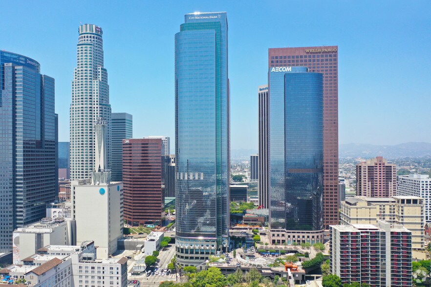 More Photos Of 300 S Grand Ave, Los Angeles Office For Lease