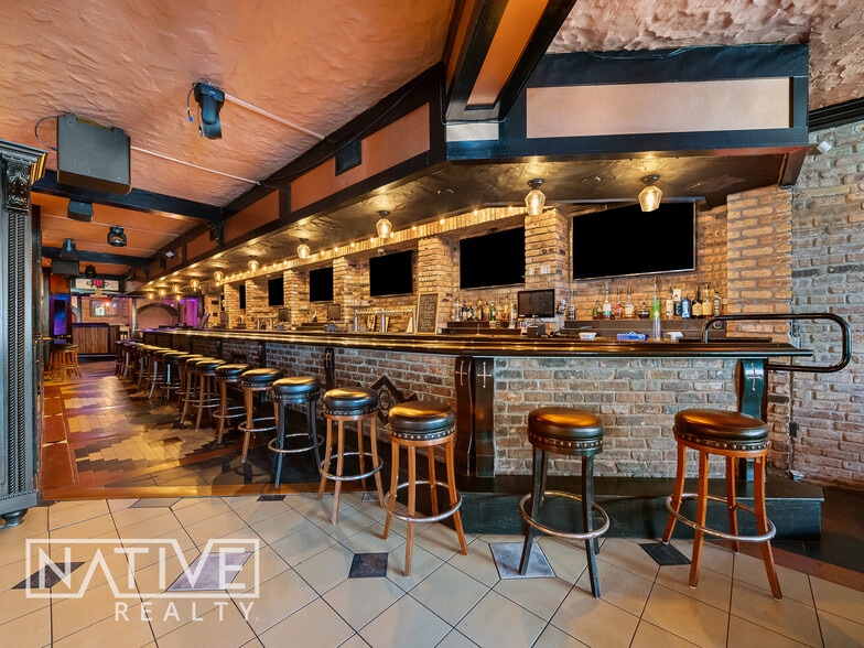 Primary Photo Of , Oakland Park General Retail For Sale