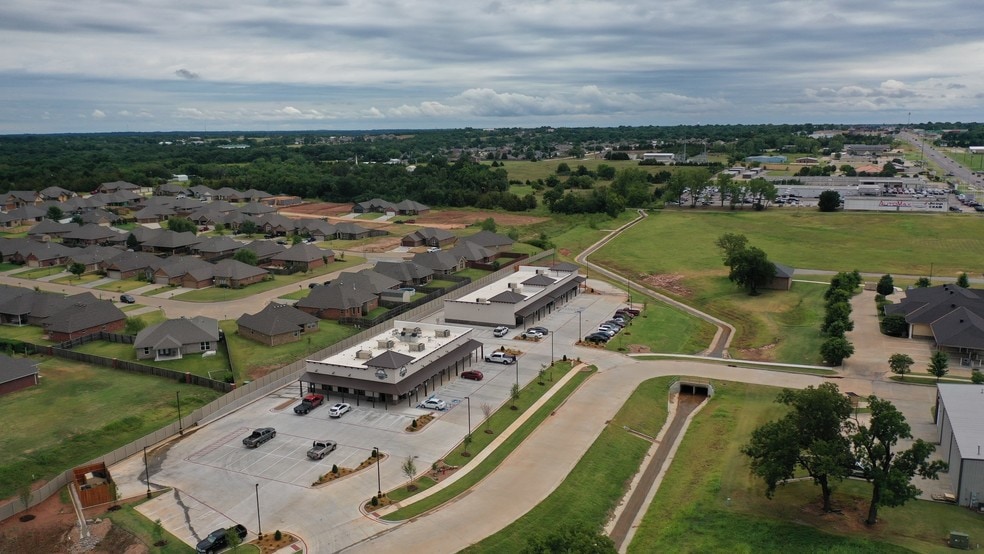 More Photos Of 1049 Vision Blvd, Shawnee General Retail For Lease