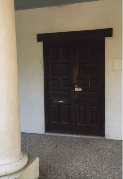 More Photos Of 429 E Airport, Baton Rouge Office For Sale