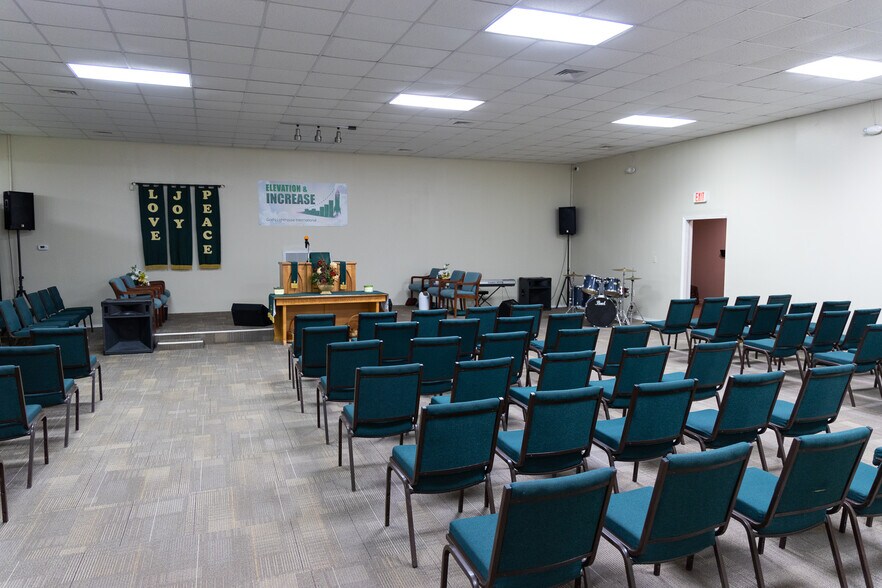 More Photos Of 4409 Hovis Rd, Charlotte Specialty For Sale