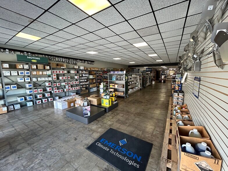 More Photos Of 211 W Main St, Shawnee Distribution For Sale