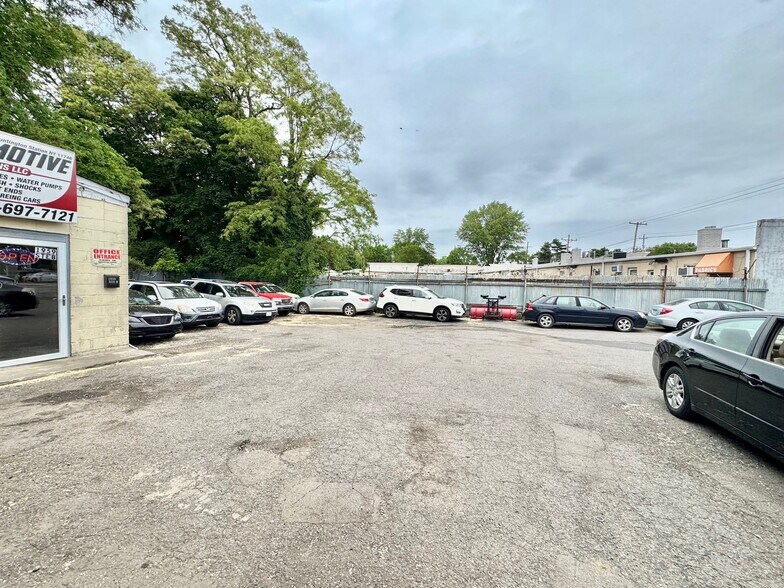 More Photos Of 1959 New York Ave, Huntington Station Auto Repair For Sale