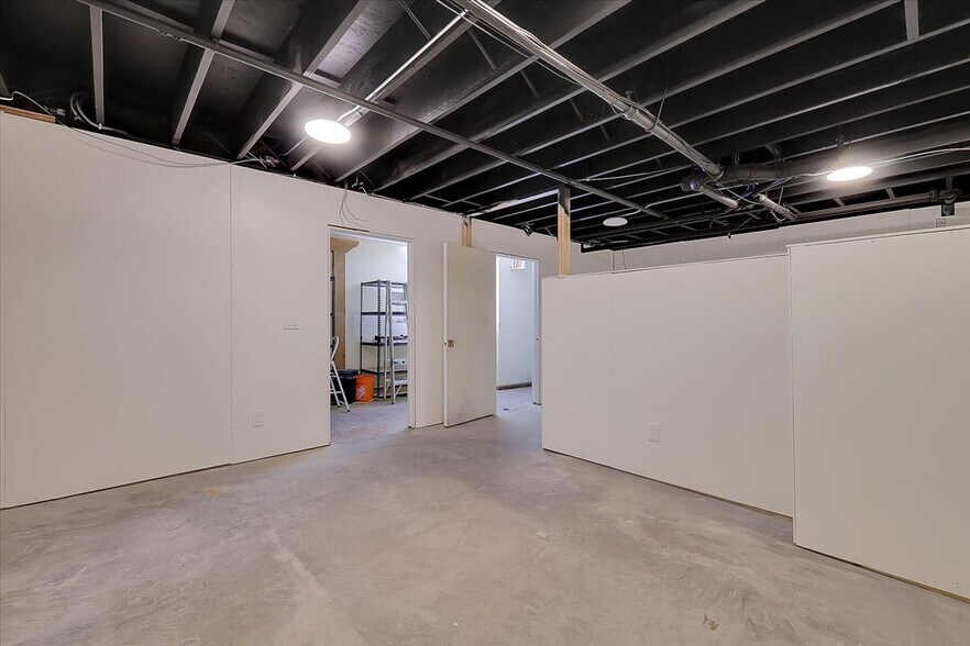 More Photos Of 900-906 2nd St, Sacramento Storefront For Lease