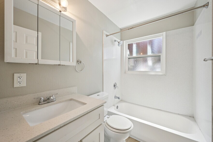More Photos Of 550 Berry Ave, Hayward Apartments For Sale