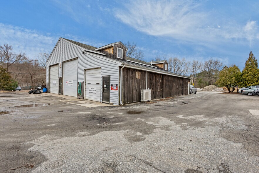 More Photos Of 1973 Victory Hwy, Glendale General Retail For Sale