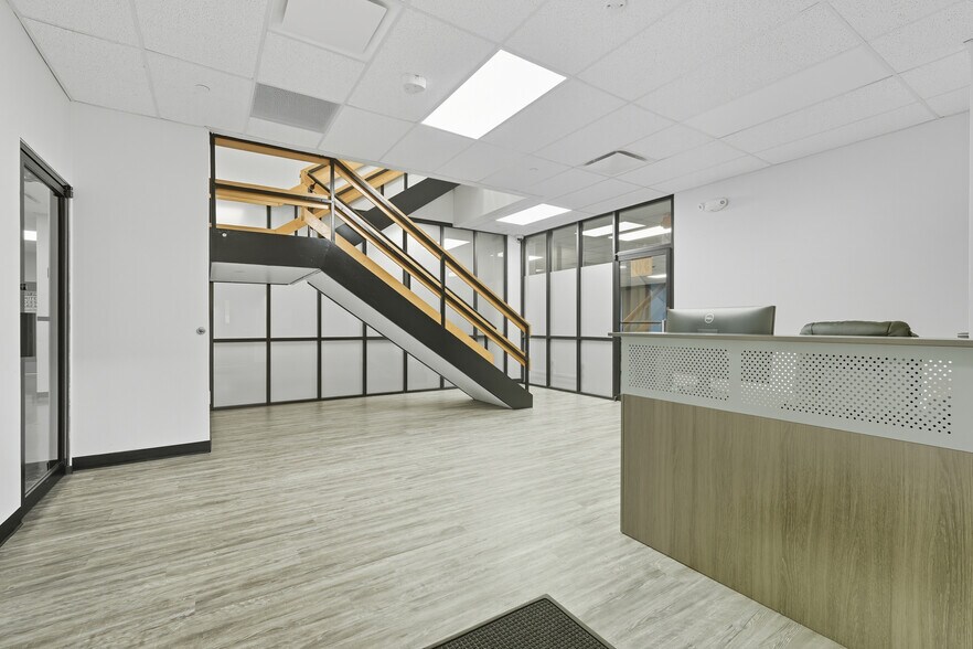 More Photos Of 1466 Curran Hwy, North Adams Manufacturing For Lease