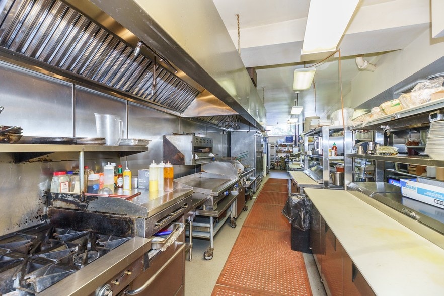 More Photos Of 948-952 W Webster Ave, Chicago Storefront Retail Residential For Sale