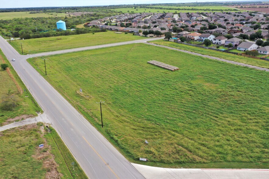 More Photos Of 1604 E Loop & Lower Seguin Rd, Converse Land For Lease