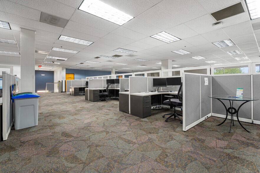 More Photos Of 1440 E 15th St, Tucson Light Distribution For Sale