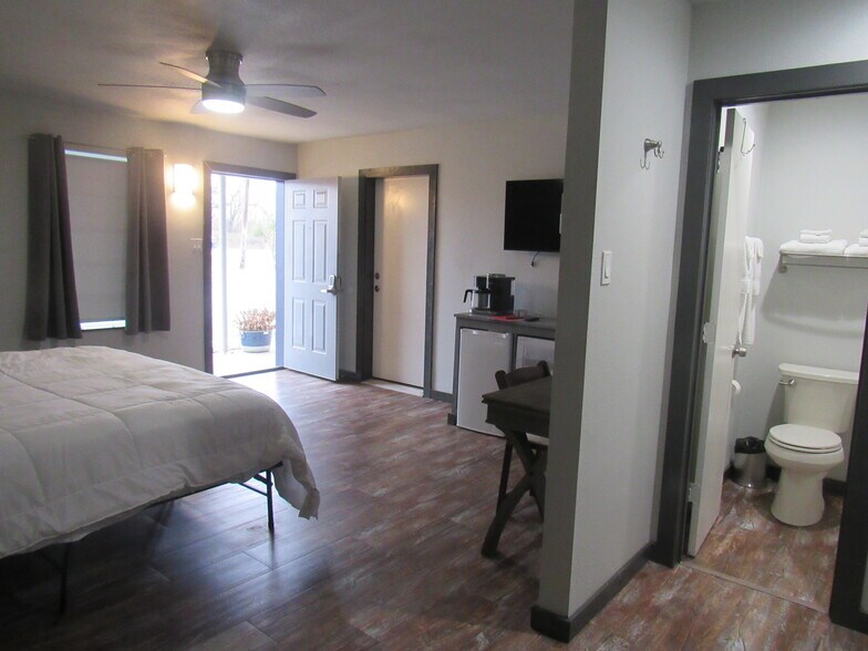 More Photos Of 75005 N Hwy 289, Pottsboro Hotel For Sale