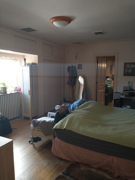 More Photos Of 2 Blue Hill Rd, Hancock Hotel For Sale