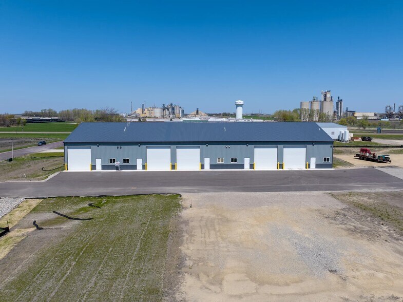 More Photos Of 700 Armstrong Dr, Fairmont Service For Sale