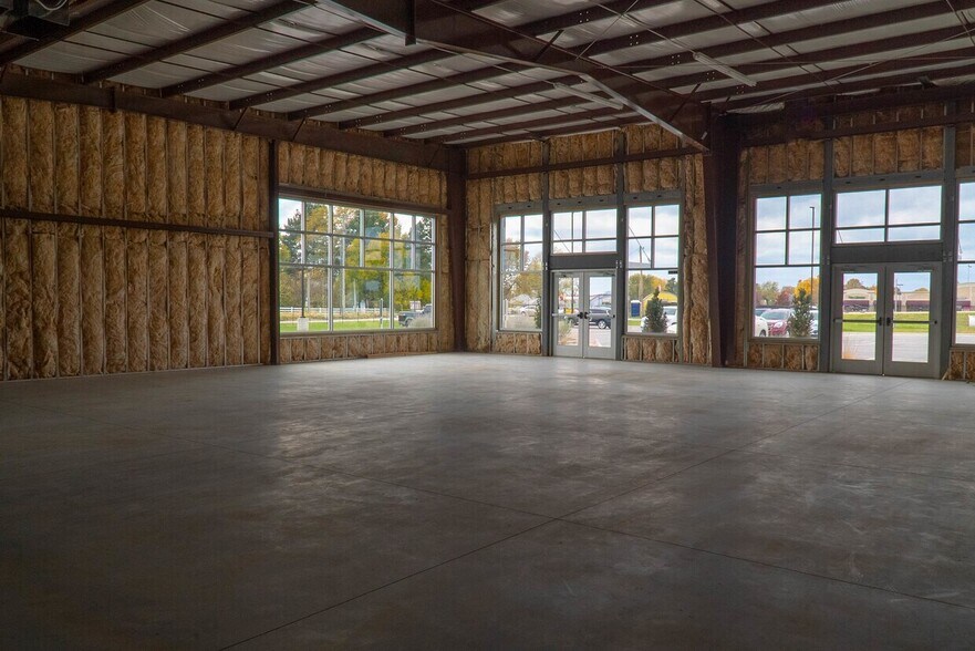 More Photos Of 306 E Chestnut St, Strafford Freestanding For Sale