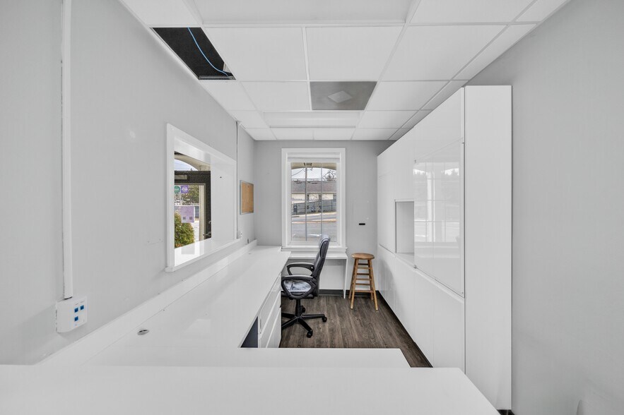 More Photos Of 4000 Burke Station Rd, Fairfax Auto Dealership For Lease