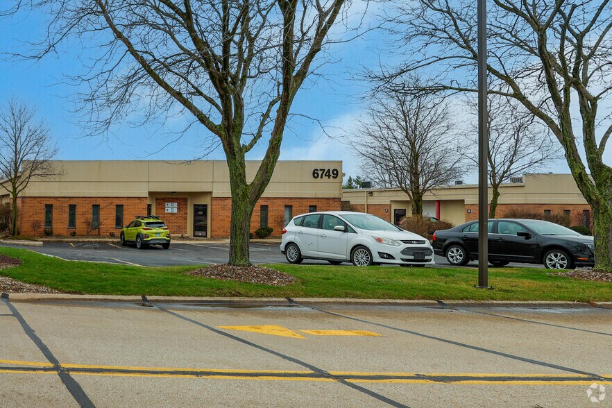 More Photos Of 6749 Engle Rd, Middleburg Heights Light Manufacturing For Lease