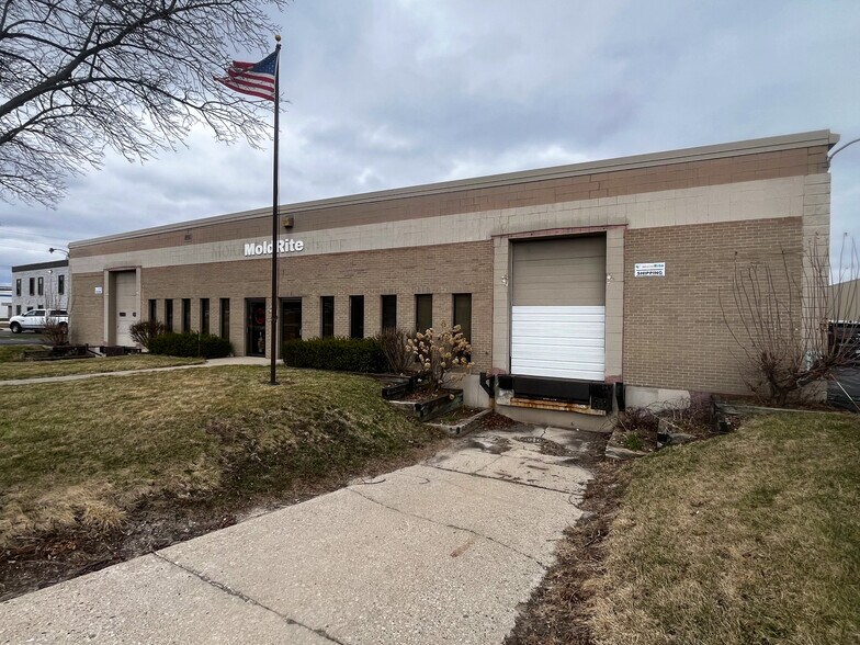 More Photos Of N29W22870 Marjean Ln, Waukesha Manufacturing For Lease