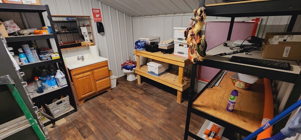 More Photos Of 2052 NW 125th Ave, Watford City Self Storage For Sale