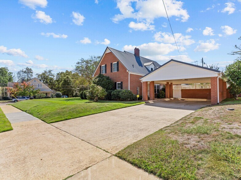 More Photos Of 302 W College St, Enterprise Flex For Sale