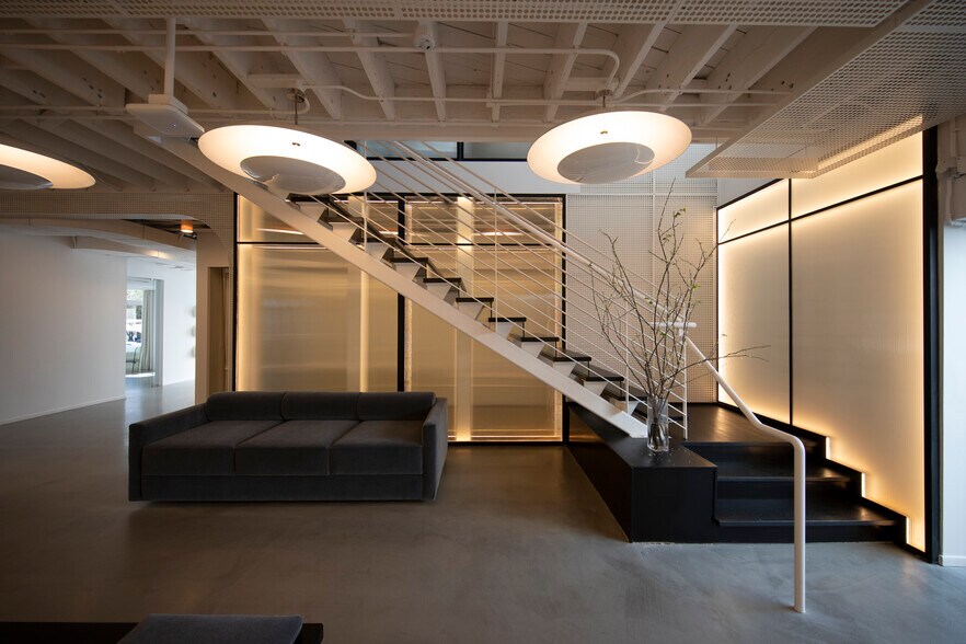 More Photos Of 729-733 Seward St, Los Angeles Loft Creative Space For Lease