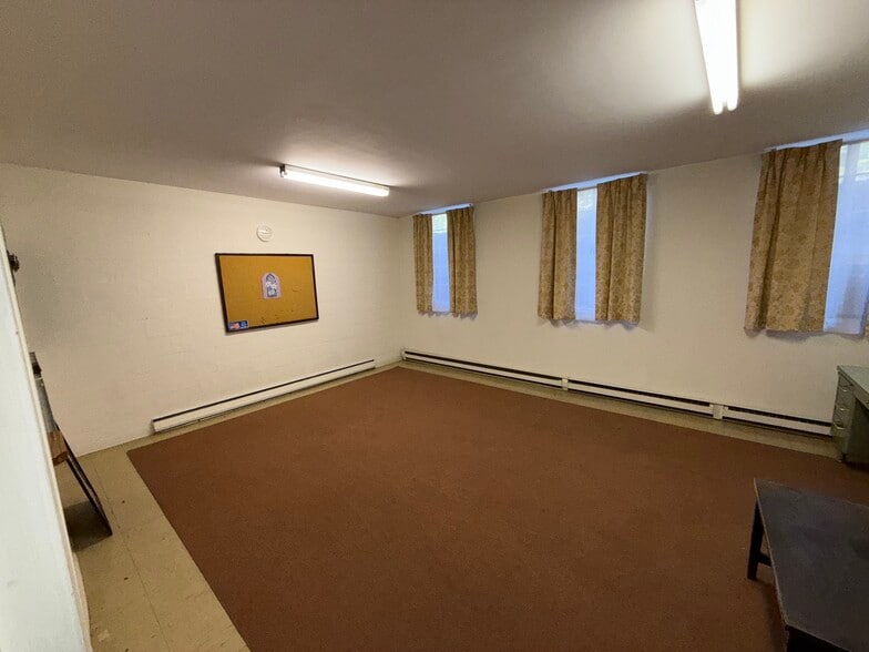 More Photos Of 4404 Williamson Rd NW, Roanoke Specialty For Sale