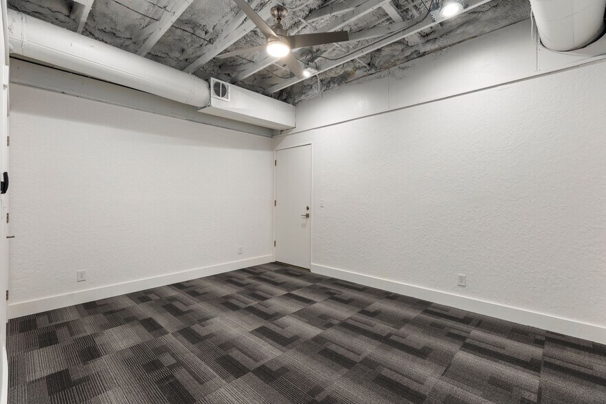 More Photos Of 22030 7th Ave S, Des Moines Medical For Sale