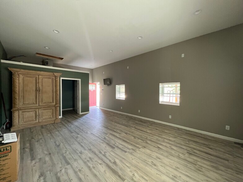 More Photos Of 3586 US HWY 42, Warsaw Office For Sale