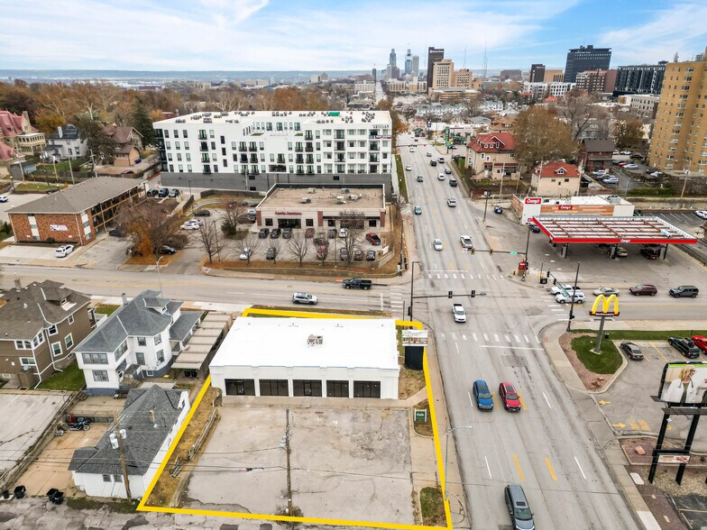 More Photos Of 4002 Dodge St, Omaha Freestanding For Lease