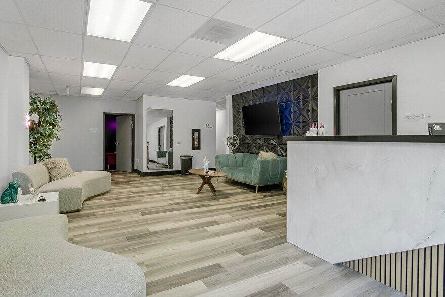 More Photos Of 18709 Topham St, Tarzana Loft Creative Space For Sale