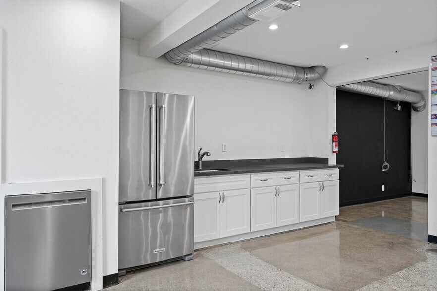 More Photos Of 1802-1808 El Camino Real, Redwood City General Retail For Lease