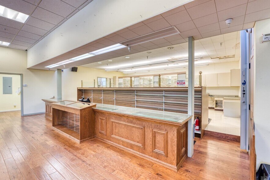 More Photos Of 3720 Main St, Kelseyville Drugstore For Sale