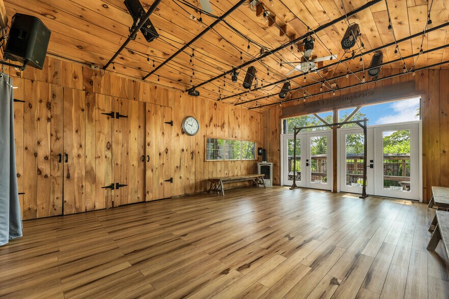 More Photos Of 521 Calef Hwy, Epping Specialty For Sale