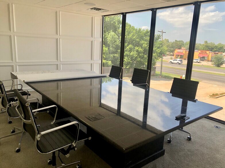 More Photos Of 6300 NW Expressway, Oklahoma City Medical For Sale