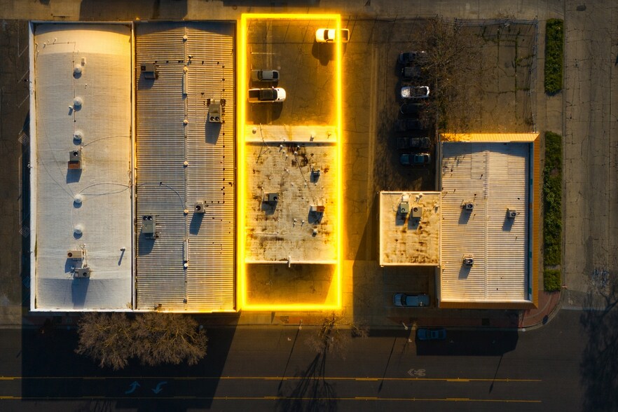 More Photos Of 942-946 W Main St, Merced Storefront For Sale