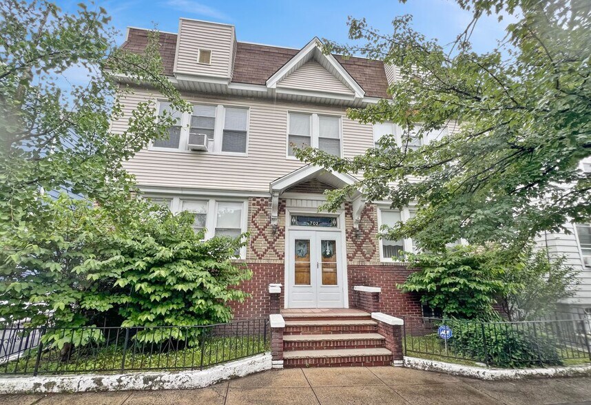 More Photos Of 700-702 N 7th St, Newark Apartments For Sale