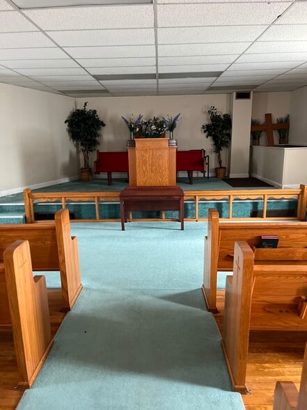 More Photos Of 365 Central Ct, Steubenville Religious Facility For Lease