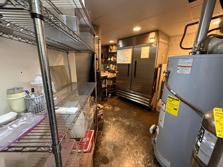 More Photos Of 615 Mena St, Mena Restaurant For Sale