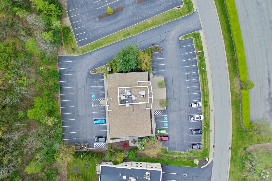 More Photos Of 2400 Corporate Dr, Wexford Medical For Lease