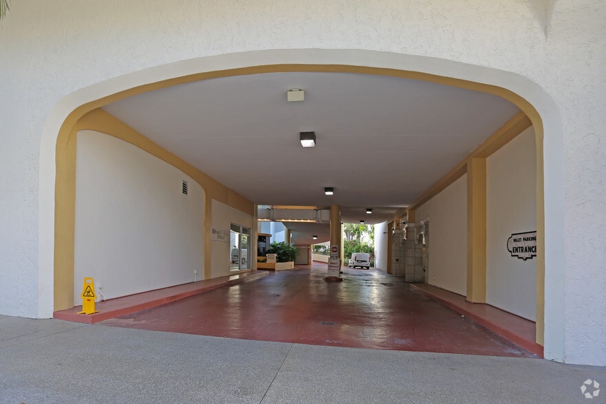 More Photos Of 150 Worth Ave, Palm Beach Storefront Retail Office For Lease