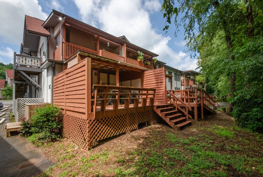 More Photos Of 892 Edelweiss Strasse, Helen Hotel For Sale