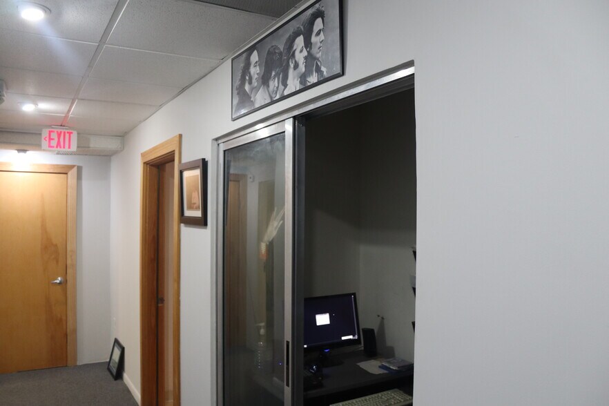 More Photos Of 7180-7194 SW 47th St, Miami Service For Sale