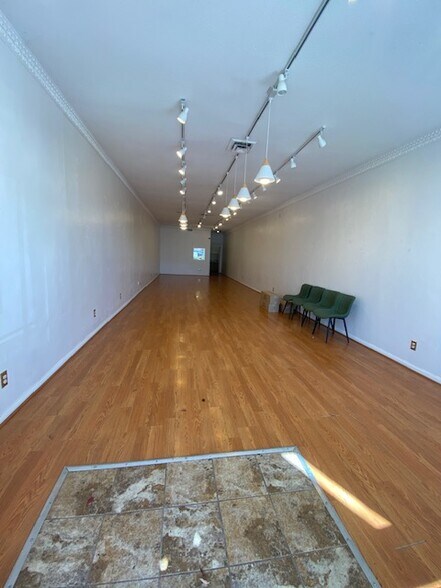 More Photos Of 1136-1154 Main St, Saint Helena Storefront For Lease