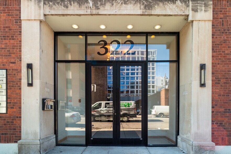 More Photos Of 322 S Green St, Chicago Office For Lease