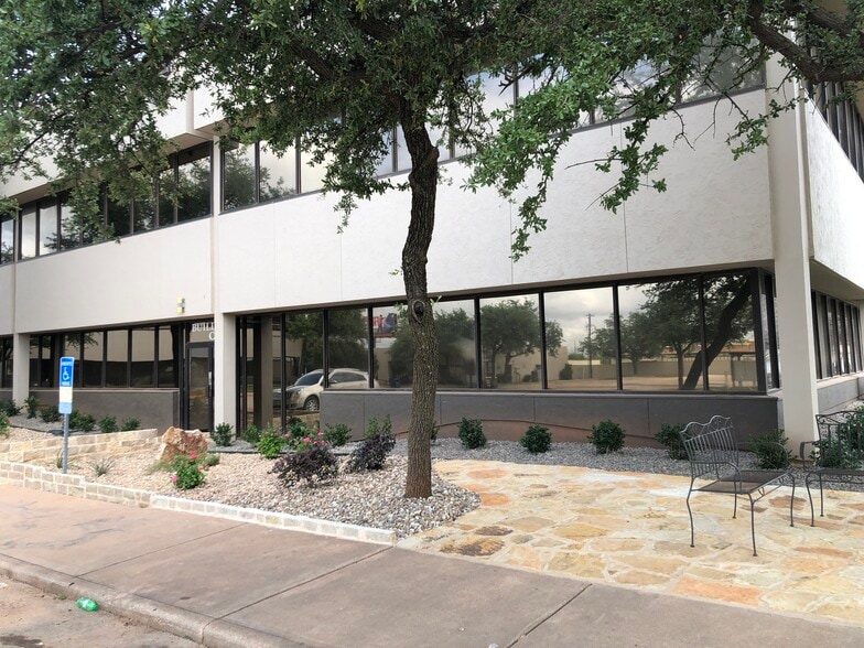 More Photos Of 209 S Danville Dr, Abilene Office For Lease