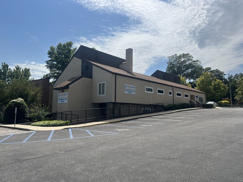 Primary Photo Of 1111 S Jefferson St, Roanoke Medical For Lease